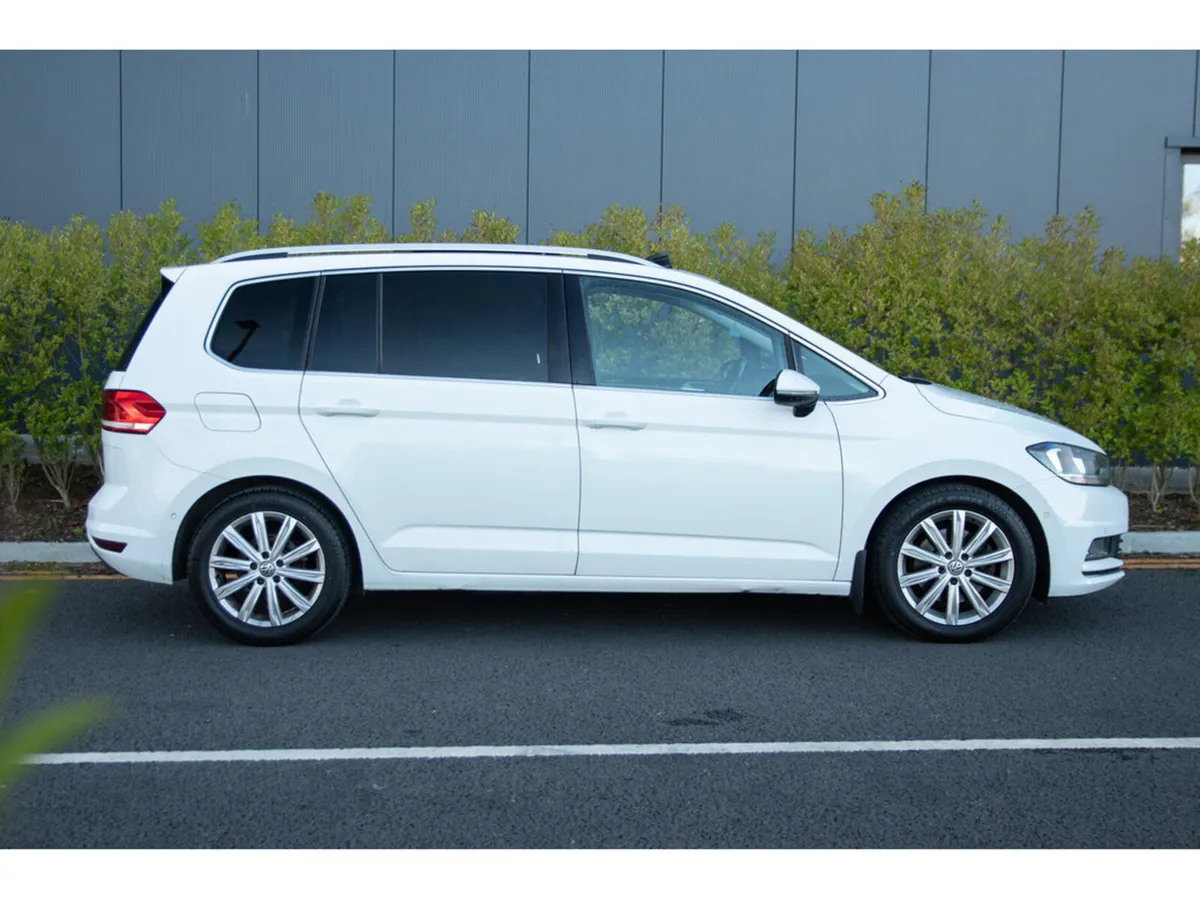Volkswagen Touran MPV, Diesel, 2016, White
