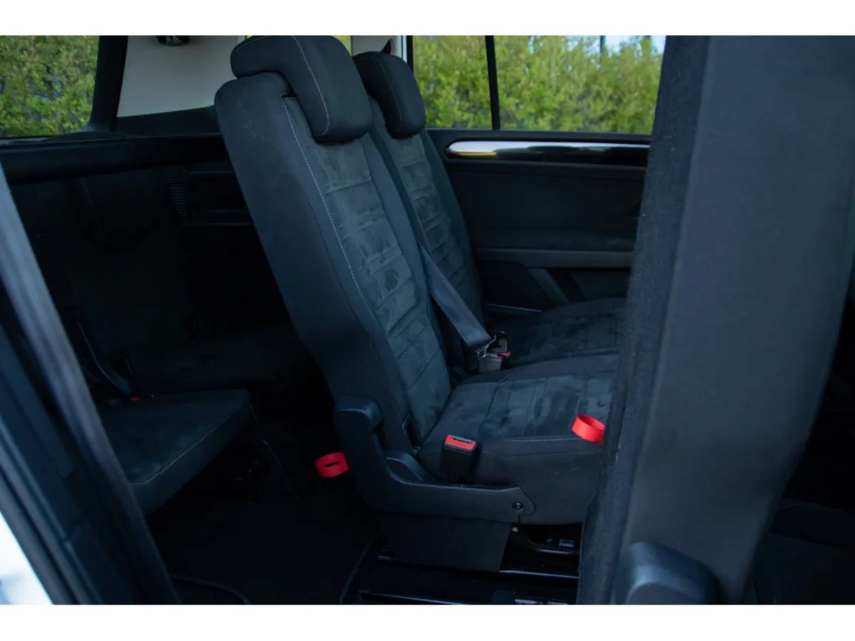 Volkswagen Touran MPV, Diesel, 2016, White