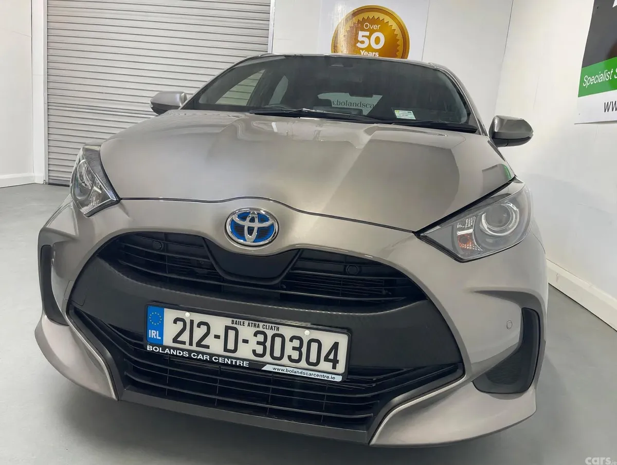 Toyota Yaris Hatchback, Petrol Hybrid, 2021, Brown