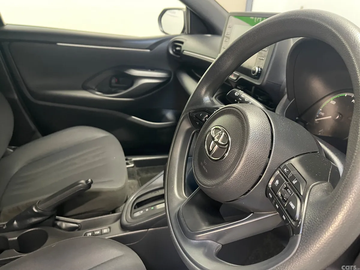 Toyota Yaris Hatchback, Petrol Hybrid, 2021, Brown