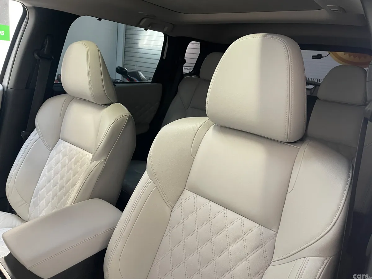 2022 Mitsubishi Outlander 7 Seater Hybrid 2.4 Phev, Clondalkin