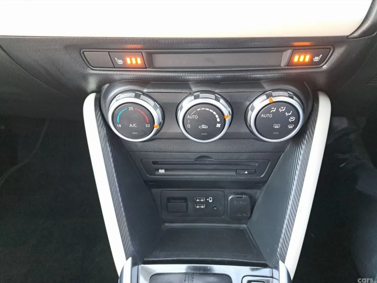 Mazda Mazda2 Hatchback, Petrol, 2023, Gold