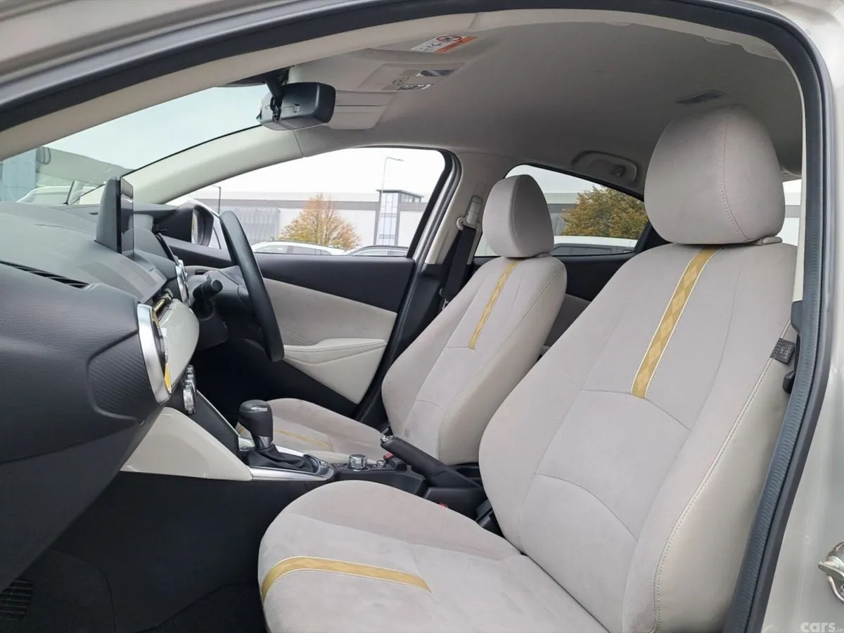 Mazda Mazda2 Hatchback, Petrol, 2023, Gold