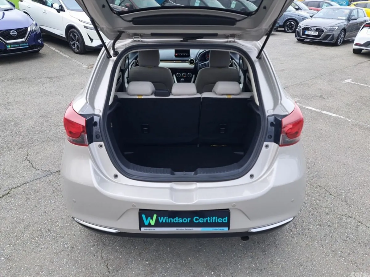 Mazda Mazda2 Hatchback, Petrol, 2023, Gold