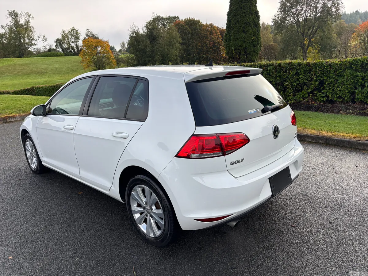 Volkswagen Golf Hatchback, Petrol, 2016, White