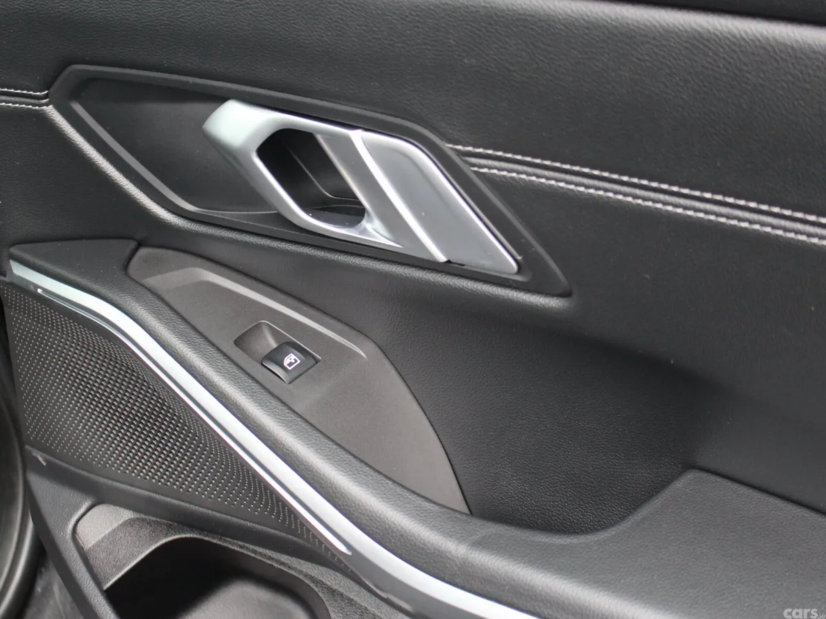 BMW 3-Series Saloon, Petrol Hybrid, 2023, Black