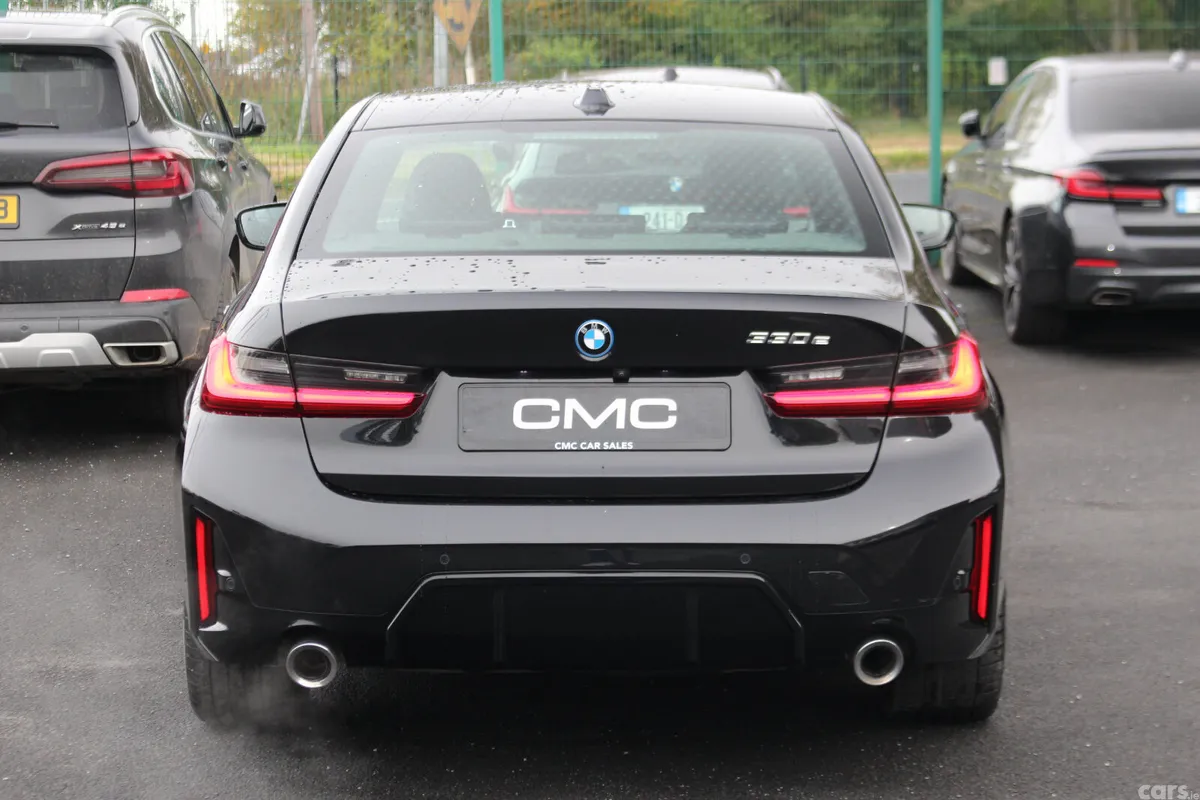 BMW 3-Series Saloon, Petrol Hybrid, 2023, Black