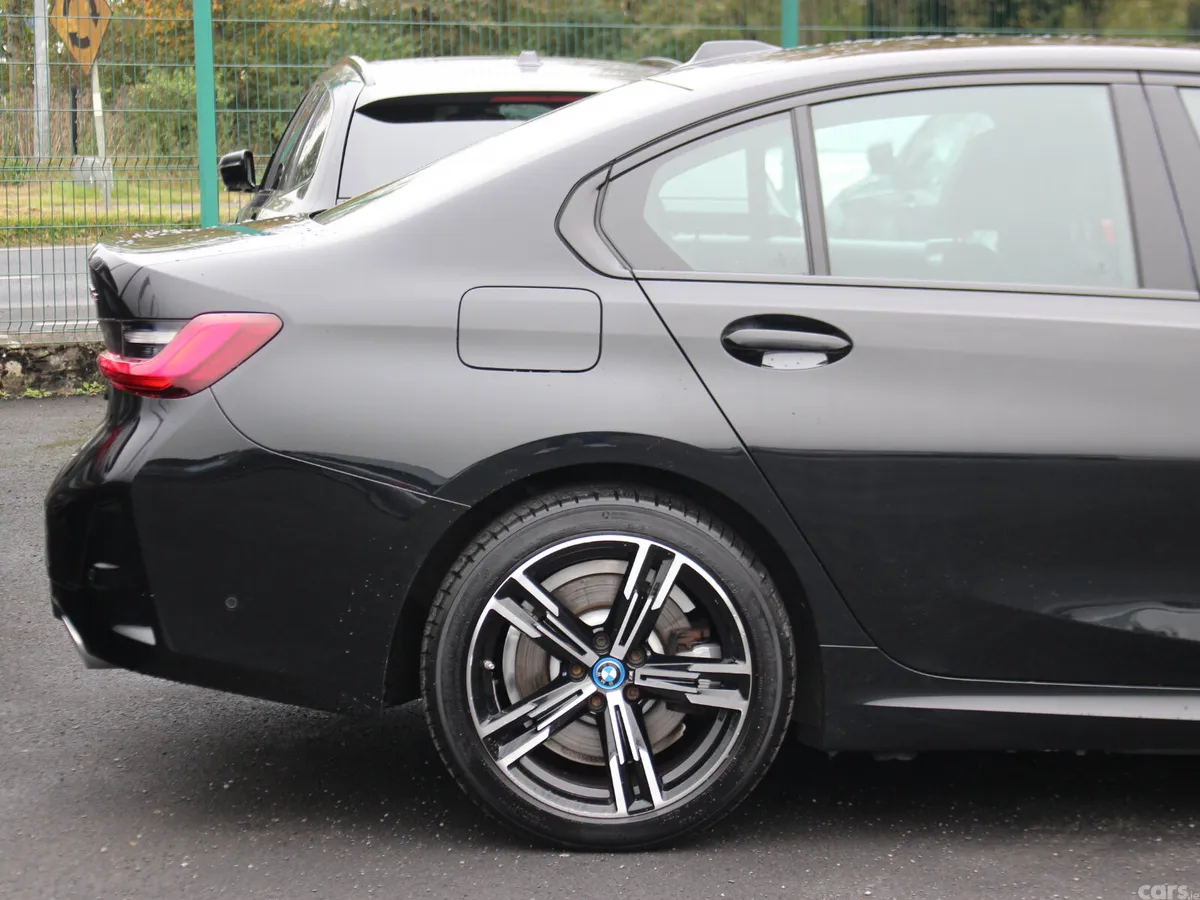 BMW 3-Series Saloon, Petrol Hybrid, 2023, Black