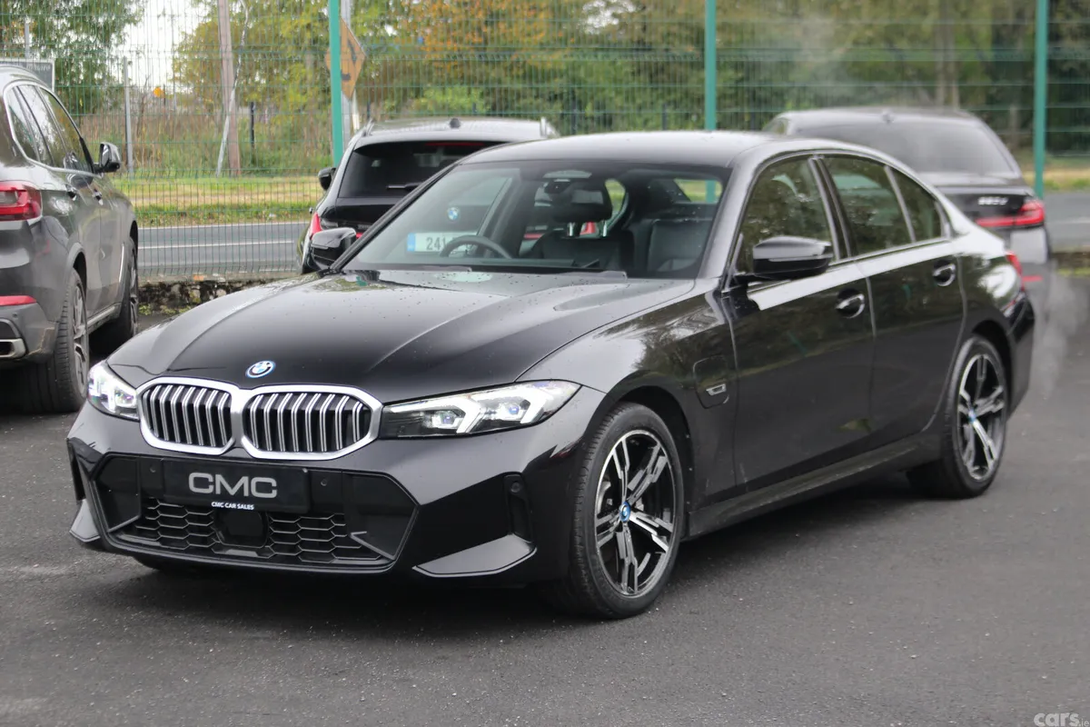 BMW 3-Series Saloon, Petrol Hybrid, 2023, Black
