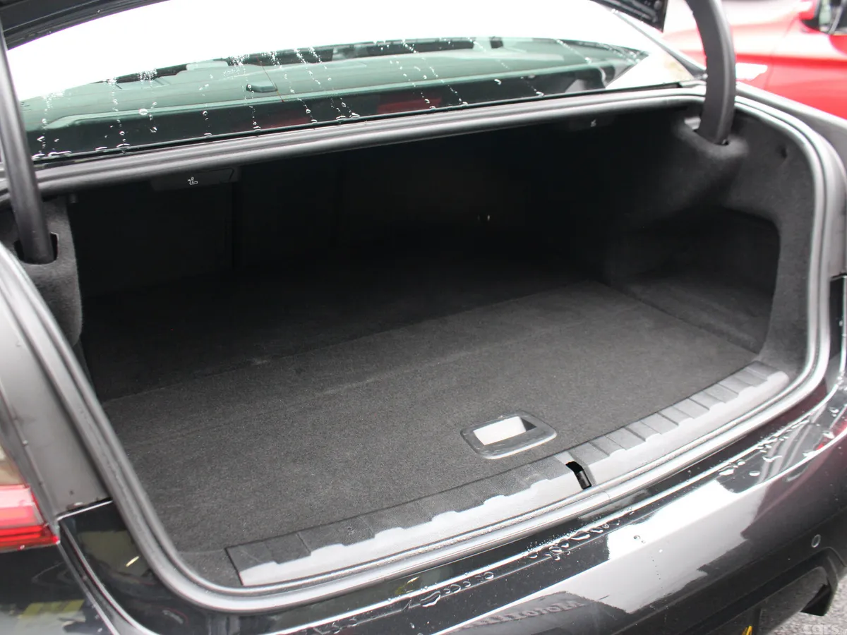 BMW 3-Series Saloon, Petrol Hybrid, 2023, Black