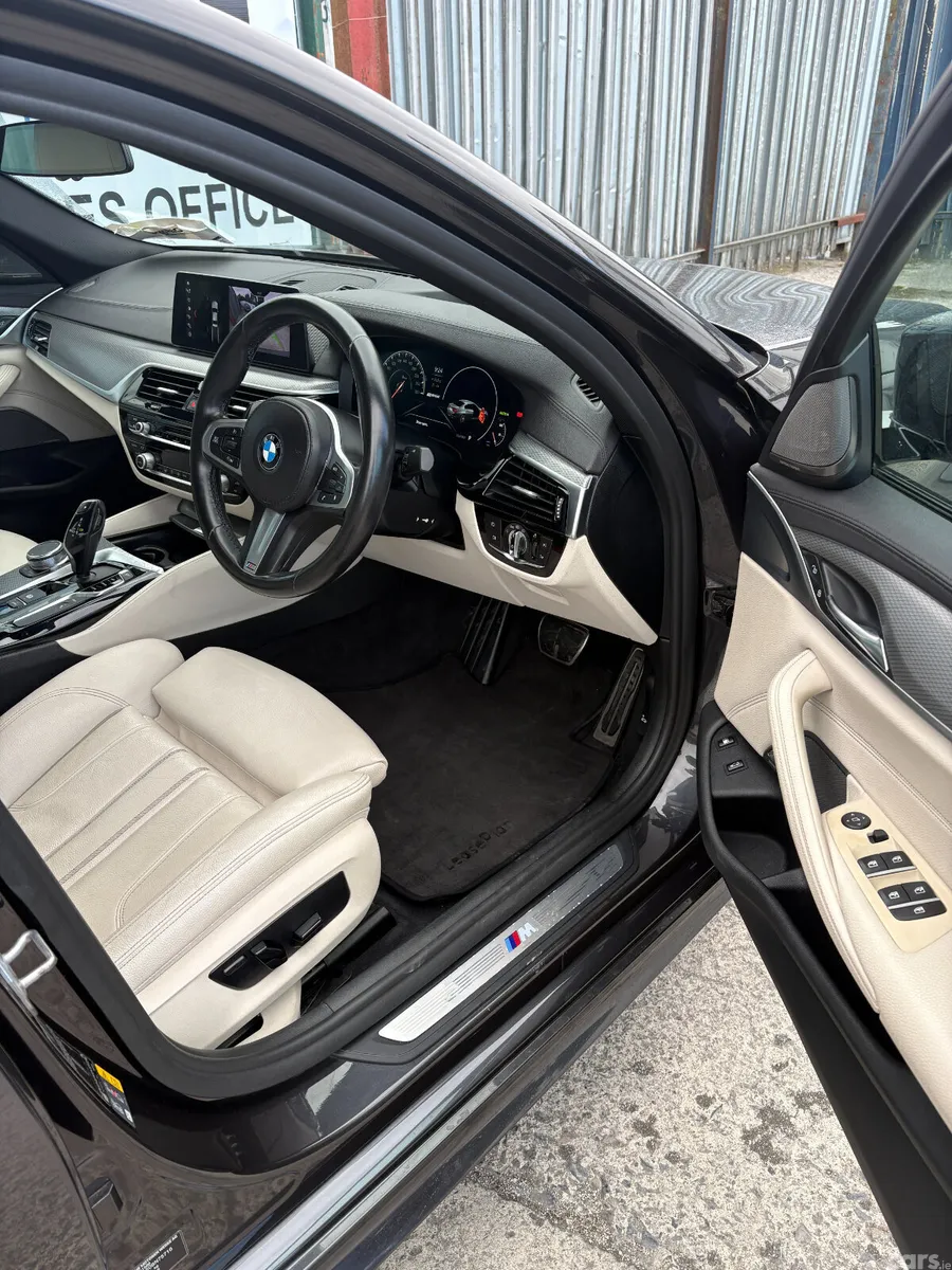BMW 5-Series Saloon, Petrol Plug-in Hybrid, 2018, Grey