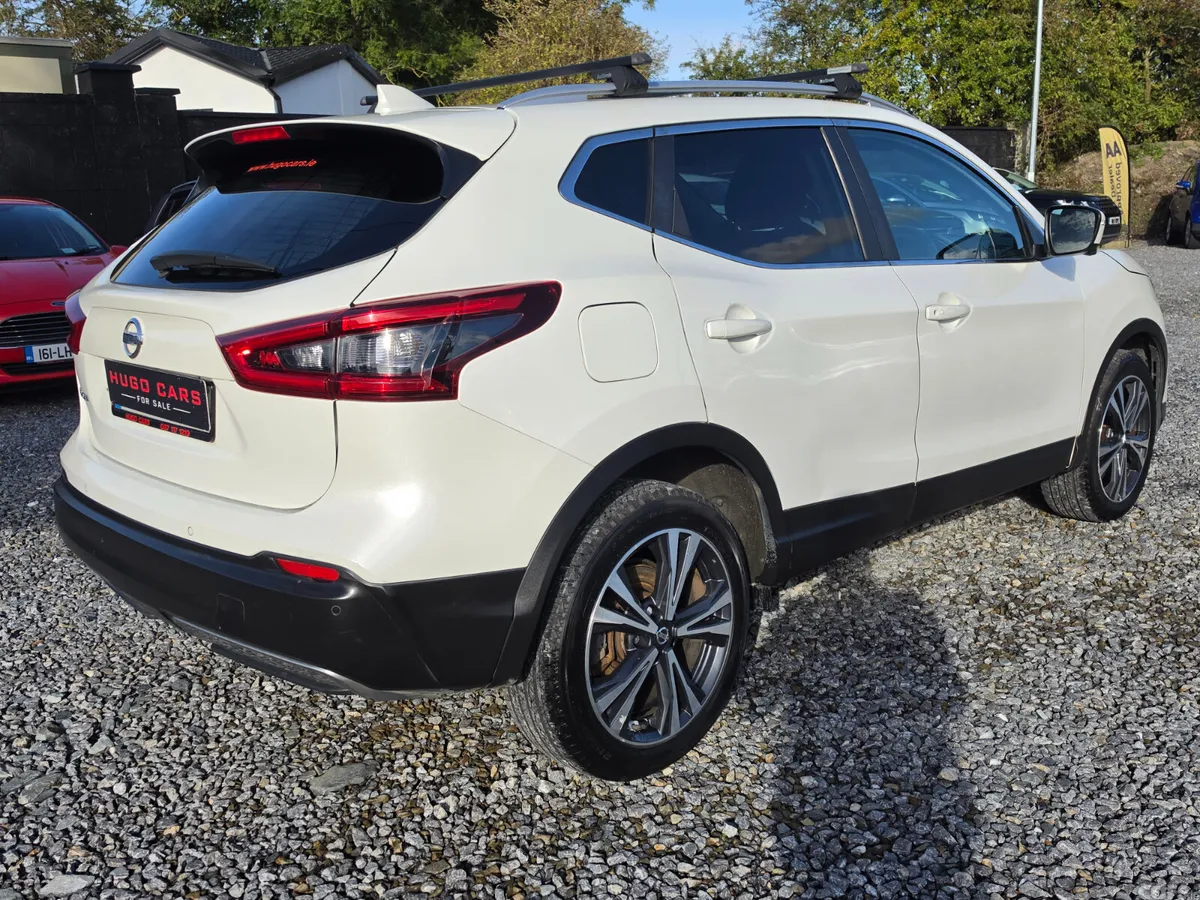 Nissan Qashqai SUV, Petrol, 2017, White