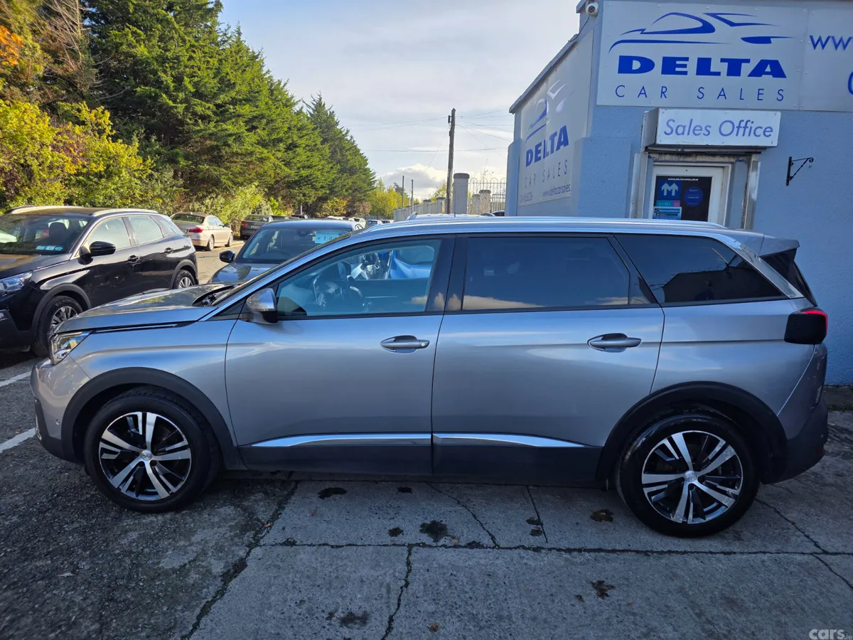Peugeot 5008 MPV, Petrol, 2020, Grey
