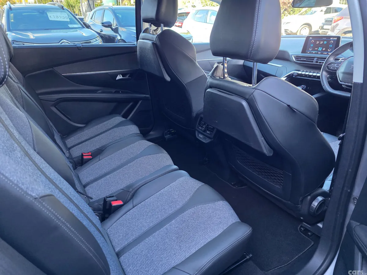 Peugeot 5008 MPV, Petrol, 2020, Grey