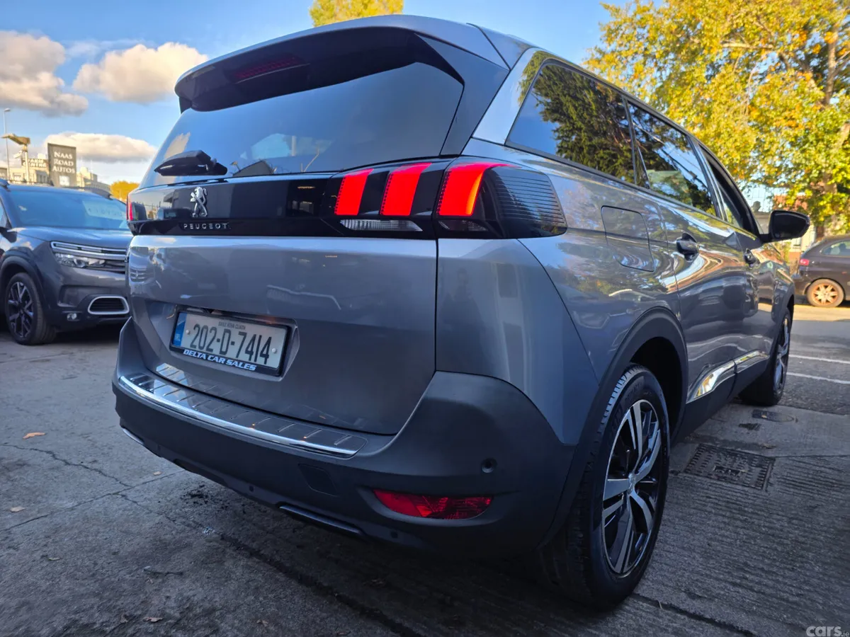 Peugeot 5008 MPV, Petrol, 2020, Grey
