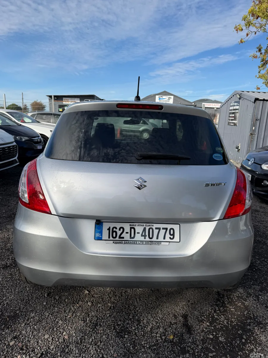 Suzuki Swift Hatchback, Petrol, 2016, Silver
