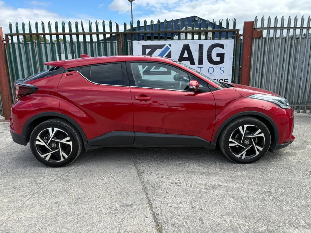Toyota C-HR SUV, Petrol Hybrid, 2022, Red