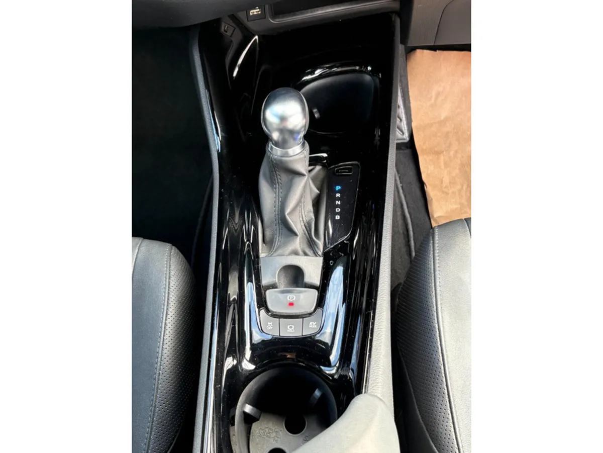 Toyota C-HR SUV, Petrol Hybrid, 2022, Red