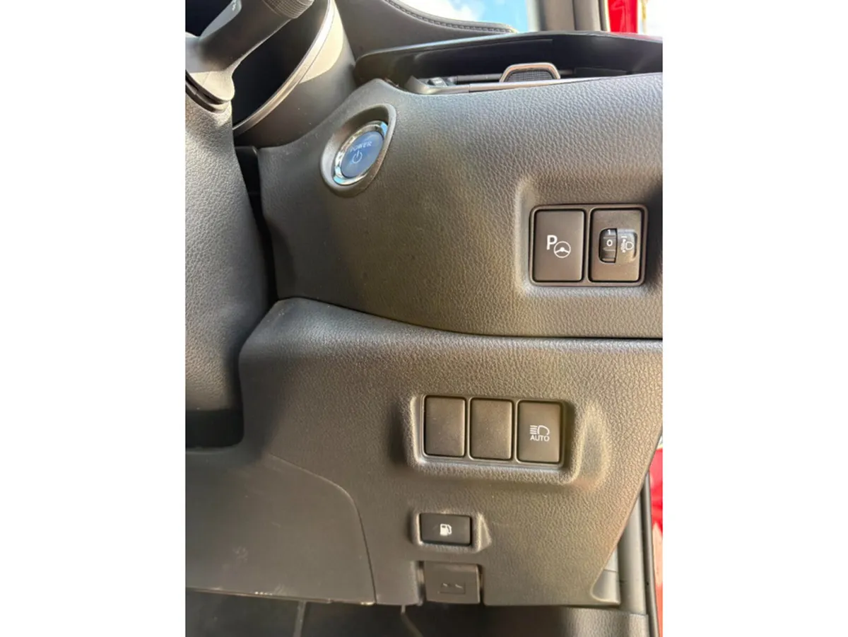 Toyota C-HR SUV, Petrol Hybrid, 2022, Red