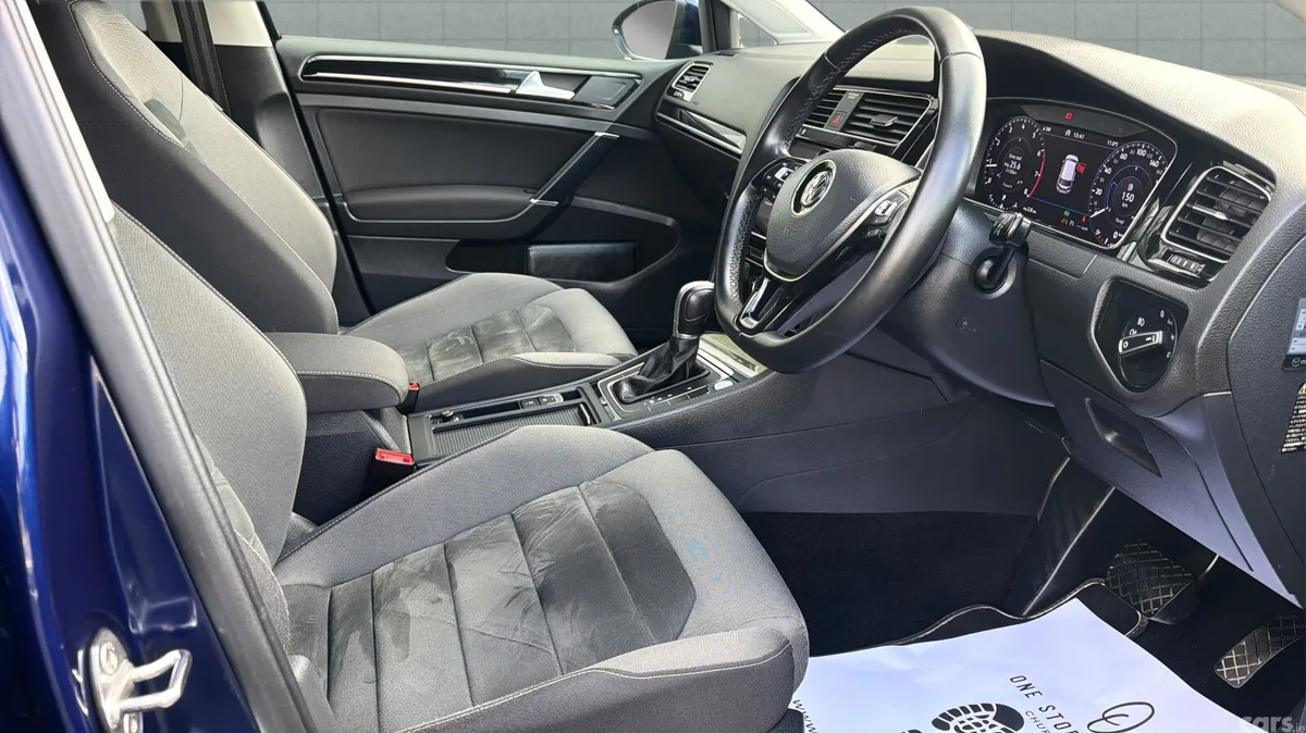 Volkswagen Golf Hatchback, Petrol, 2019, Blue
