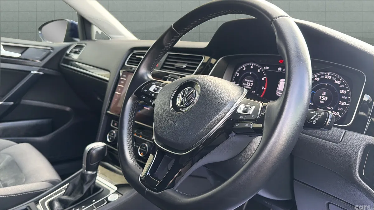 Volkswagen Golf Hatchback, Petrol, 2019, Blue