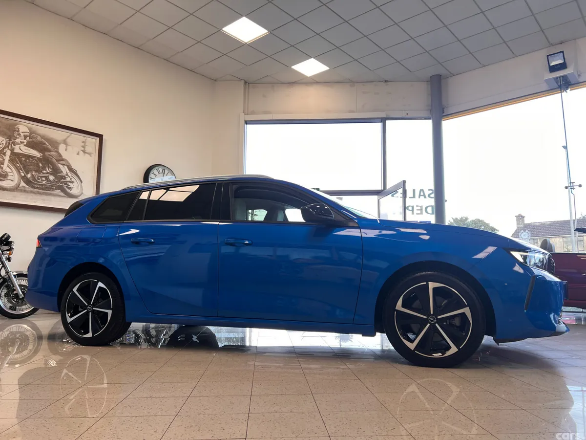 Opel Astra Estate, Diesel, 2024, Blue