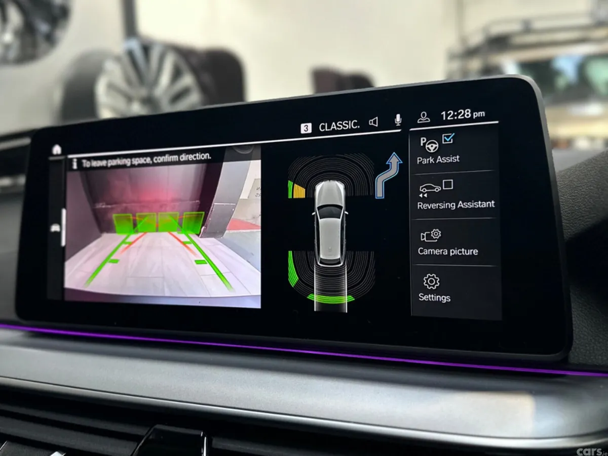 BMW 5-Series Estate, Petrol Plug-in Hybrid, 2022, Blue