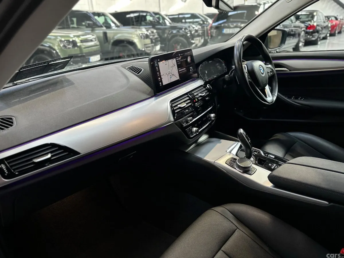 BMW 5-Series Estate, Petrol Plug-in Hybrid, 2022, Blue