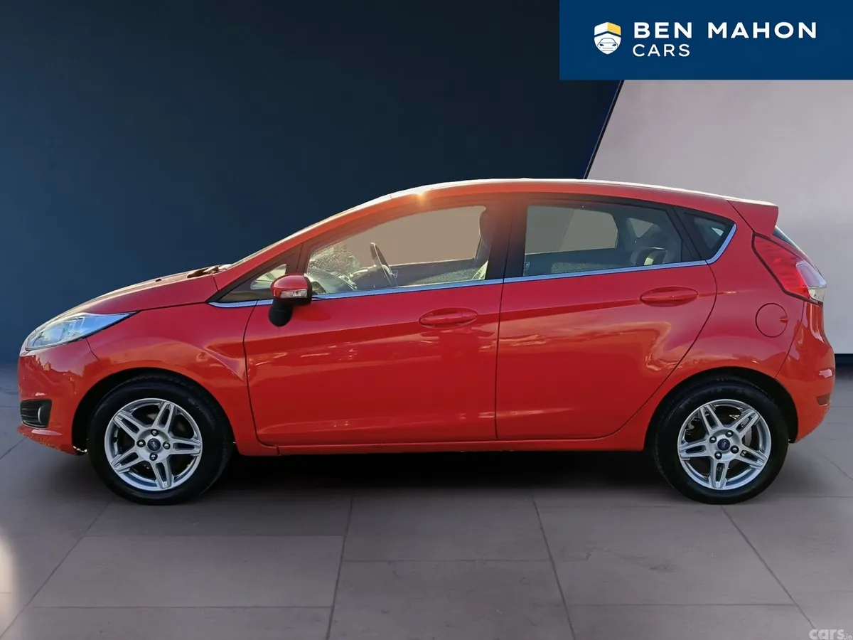 Ford Fiesta Hatchback, Petrol, 2013, Red