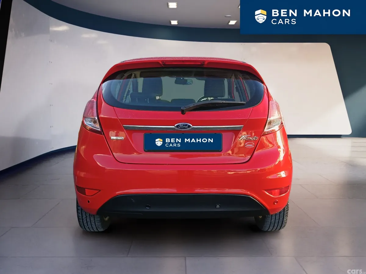 Ford Fiesta Hatchback, Petrol, 2013, Red