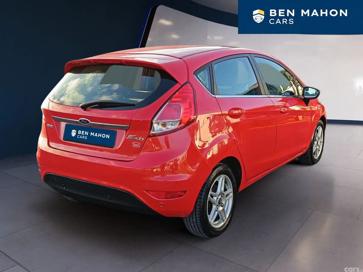 Ford Fiesta Hatchback, Petrol, 2013, Red