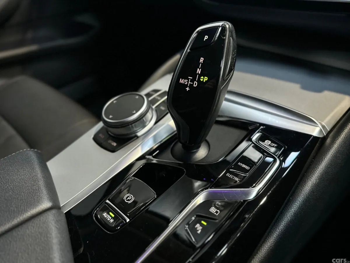 BMW 5-Series Estate, Petrol Plug-in Hybrid, 2022, Blue