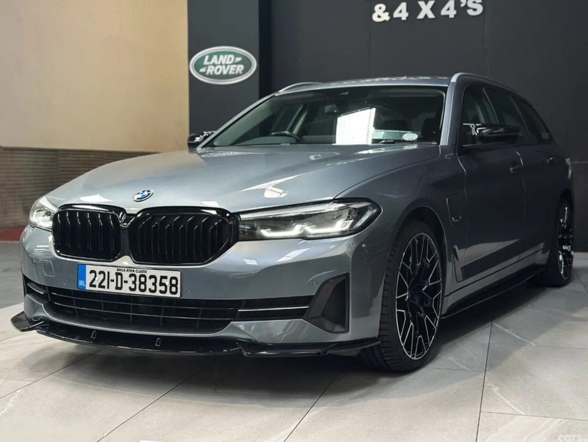 BMW 5-Series Estate, Petrol Plug-in Hybrid, 2022, Blue
