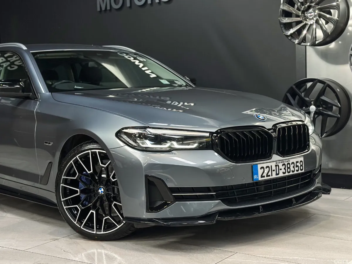 BMW 5-Series Estate, Petrol Plug-in Hybrid, 2022, Blue