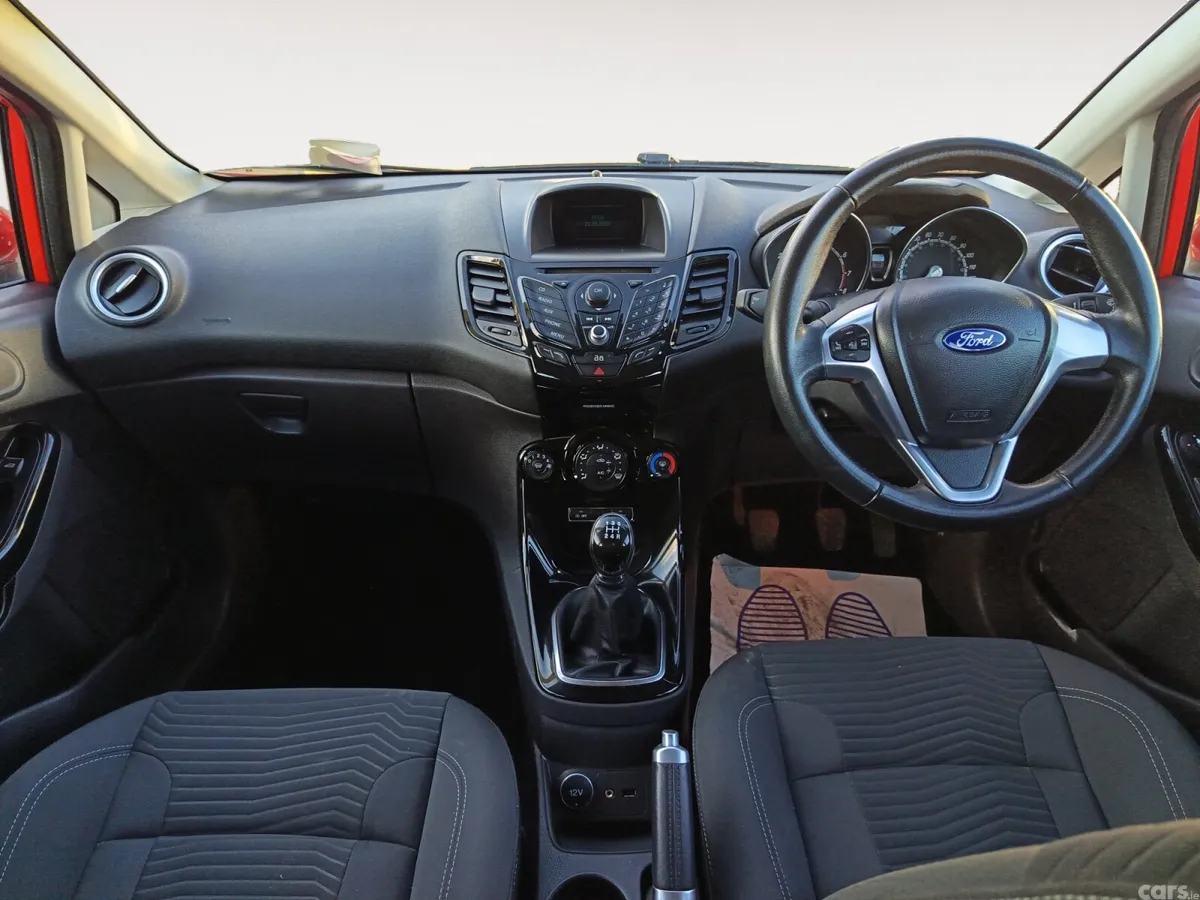 Ford Fiesta Hatchback, Petrol, 2013, Red