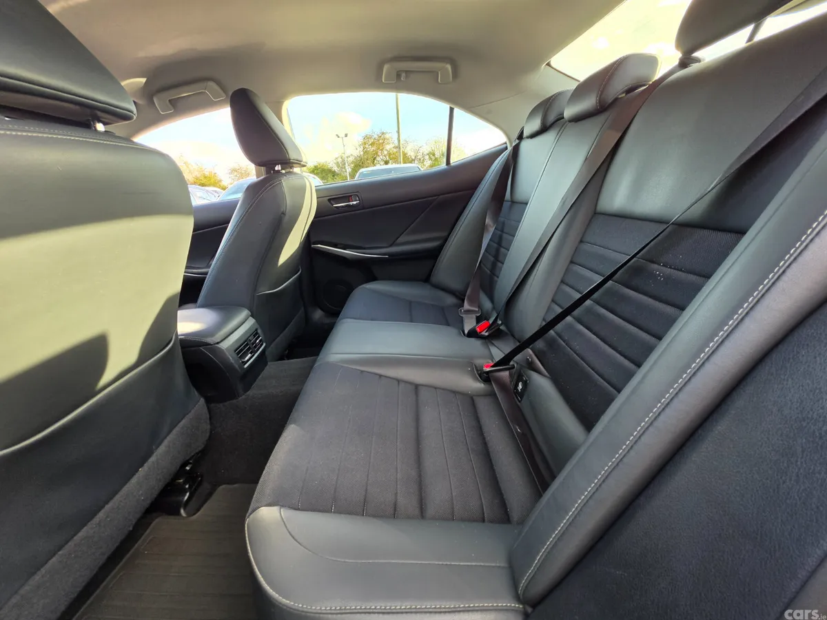 Lexus IS Saloon, Petrol Hybrid, 2014, Silver