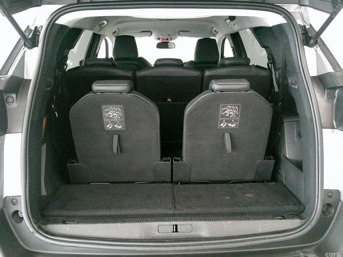 Peugeot 5008 SUV, Diesel, 2021, Grey