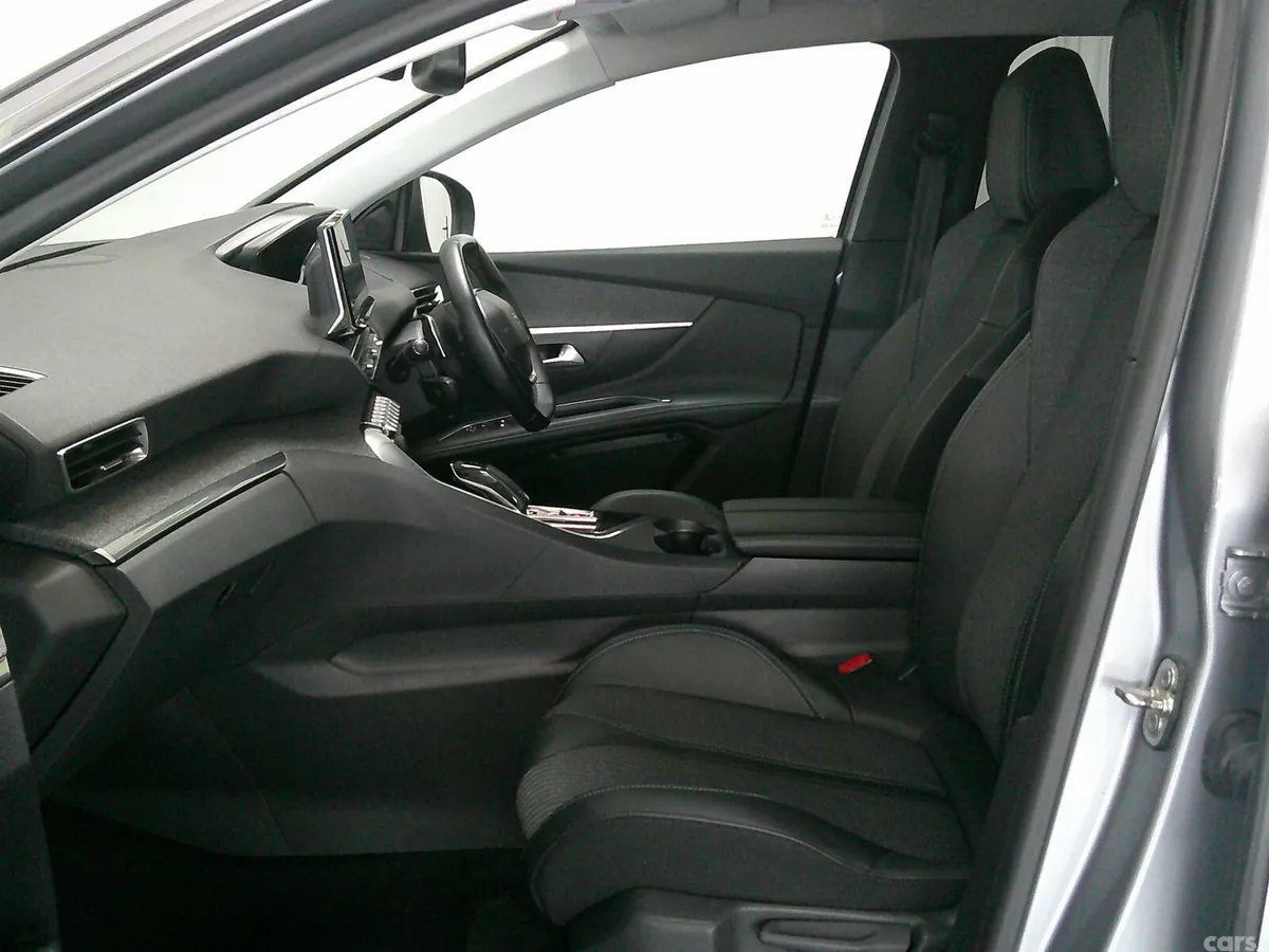 Peugeot 5008 SUV, Diesel, 2021, Grey
