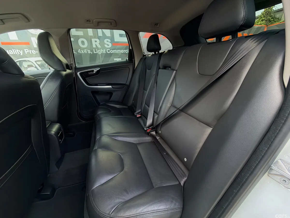 Volvo XC60 SUV, Diesel, 2015, White
