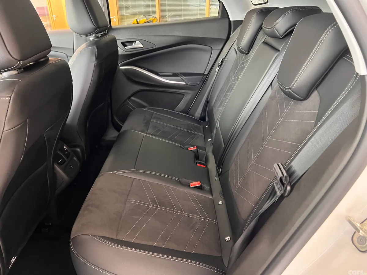 Opel Grandland X SUV, Petrol Plug-in Hybrid, 2024, White