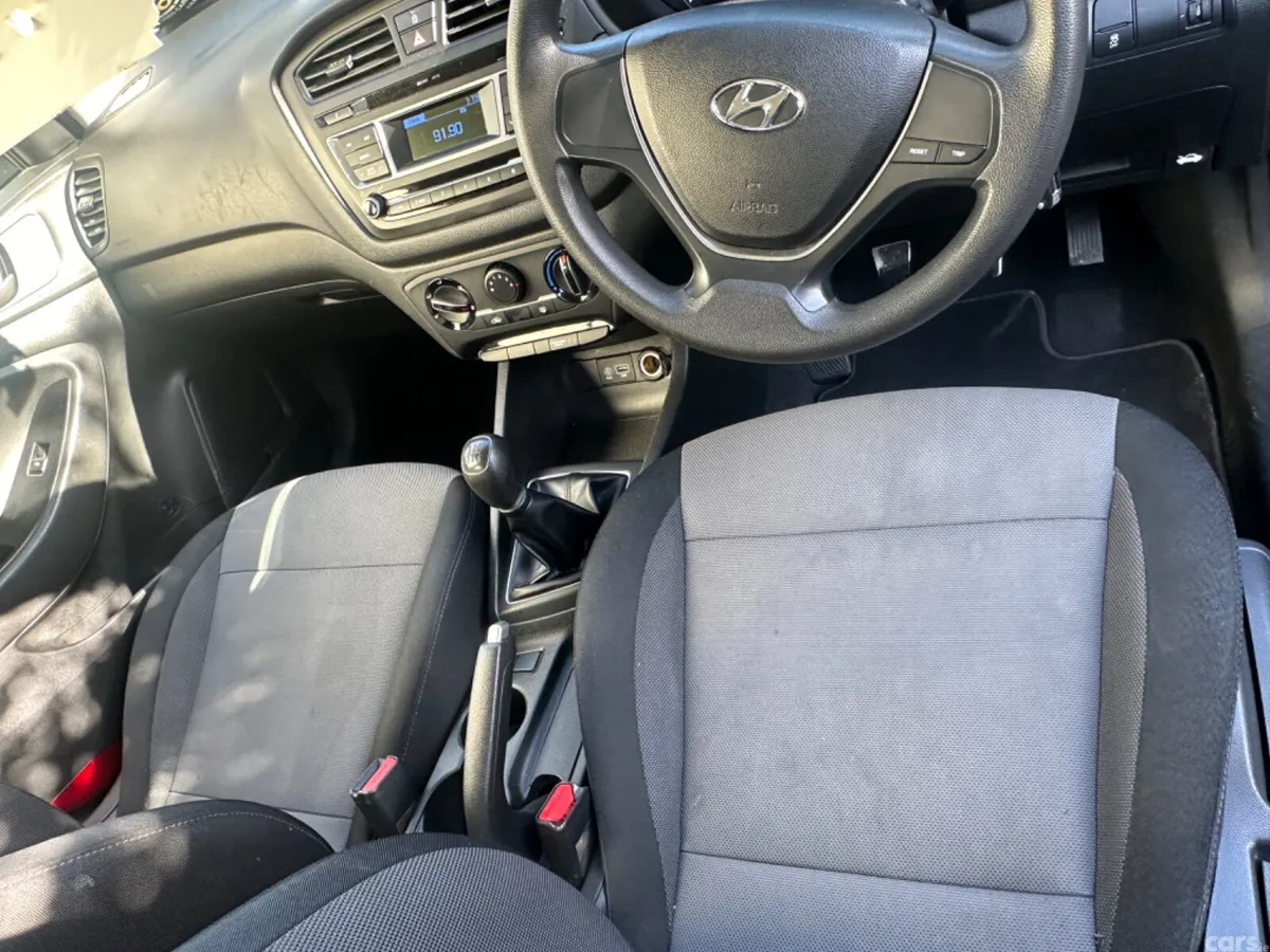 Hyundai i20 Hatchback, Petrol, 2018, Grey