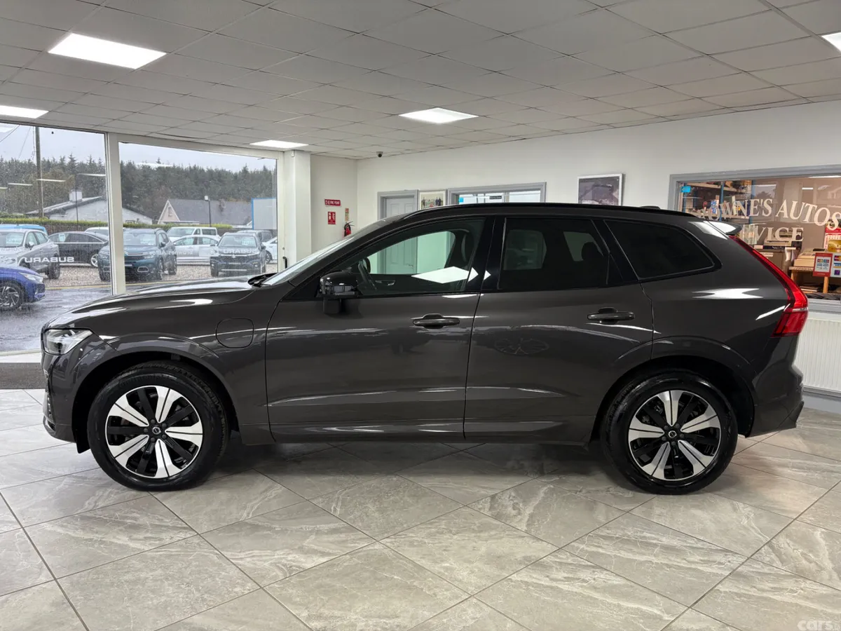 Volvo XC60 SUV, Petrol Hybrid, 2024, Grey