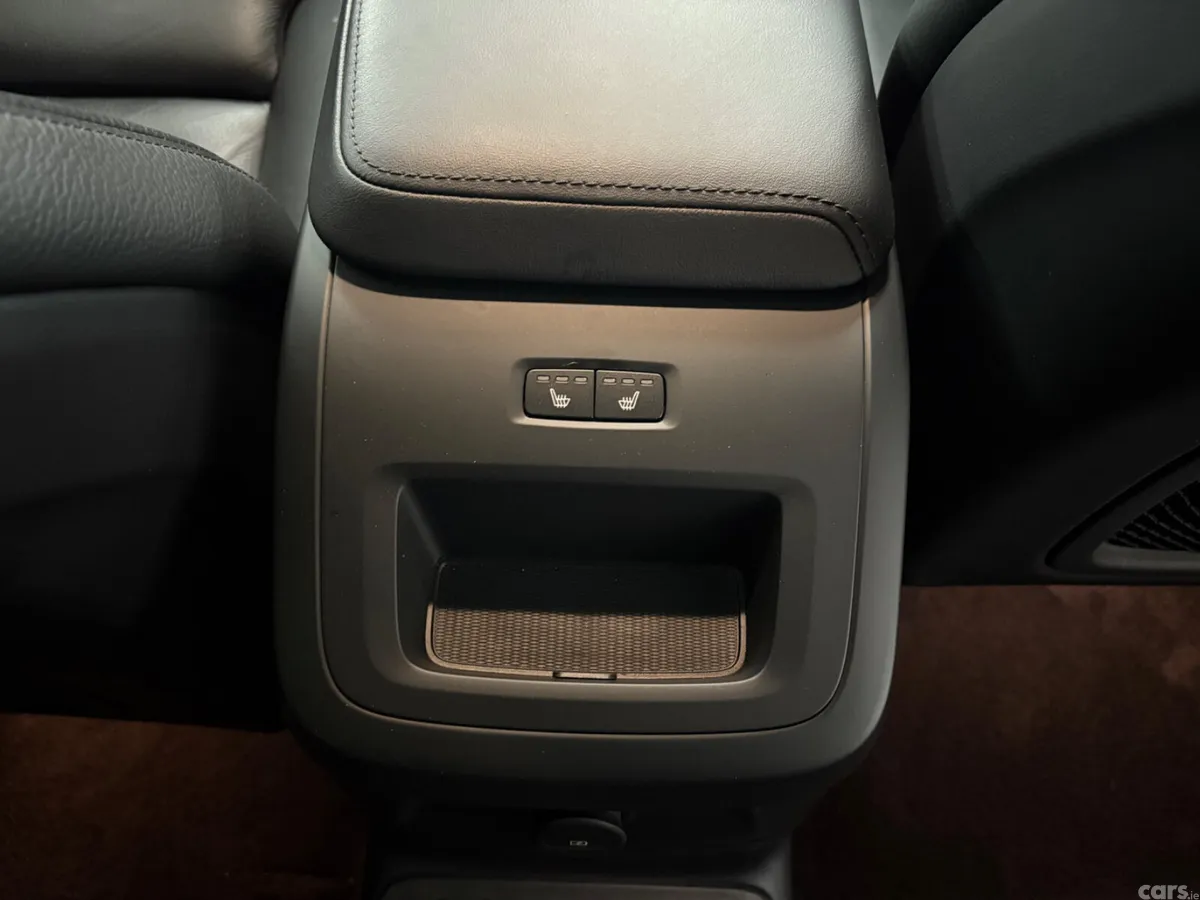 Volvo XC60 SUV, Petrol Hybrid, 2024, Grey