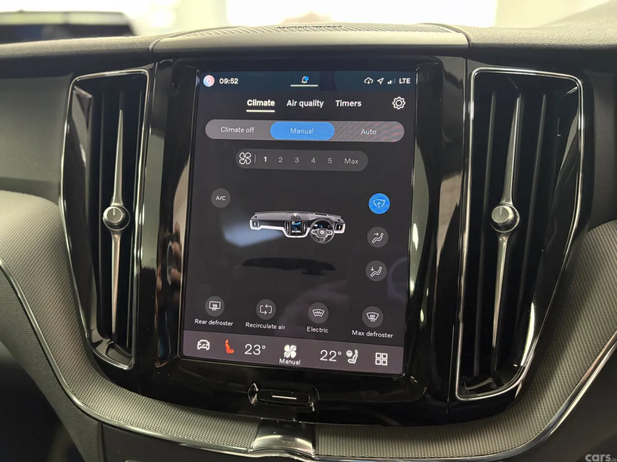 Volvo XC60 SUV, Petrol Hybrid, 2024, Grey
