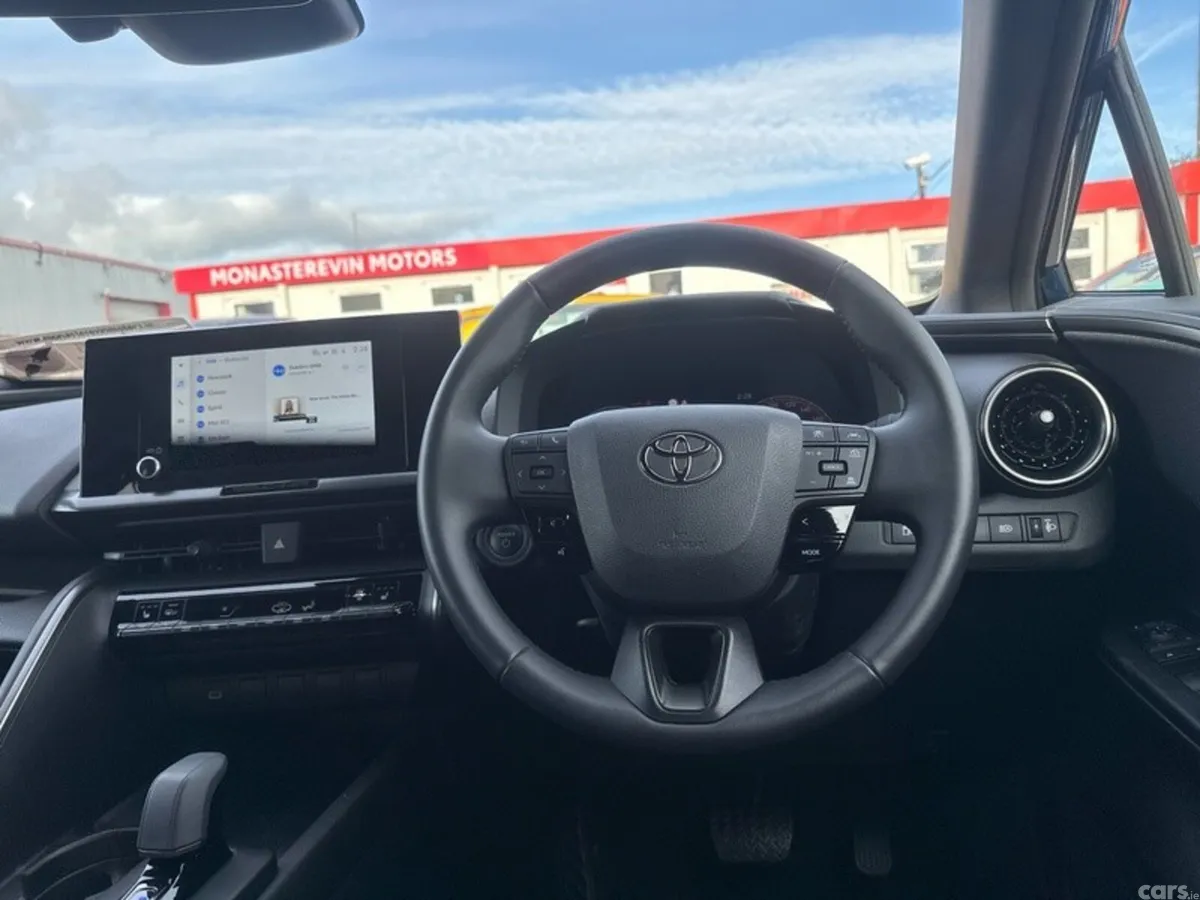 Toyota C-HR SUV, Petrol Hybrid, 2026, Blue