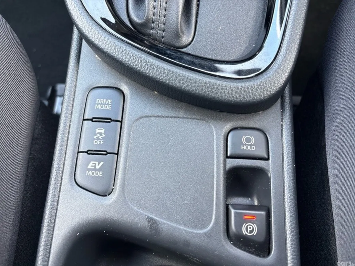Toyota Yaris Cross Hatchback, Petrol Hybrid, 2026, Grey