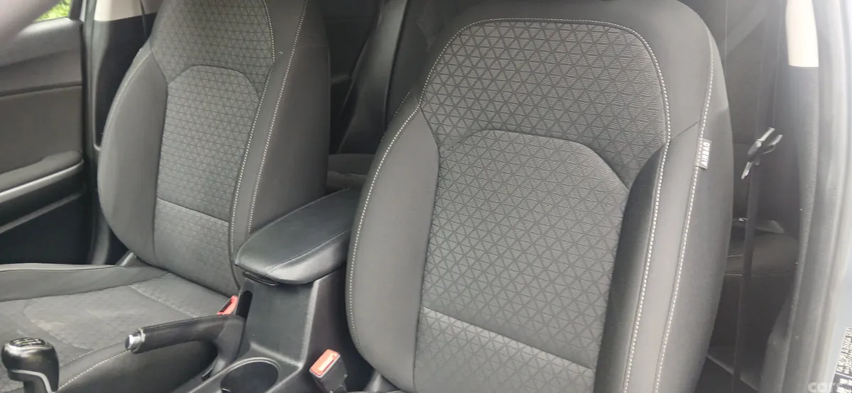Kia Ceed Hatchback, Petrol, 2021, Grey