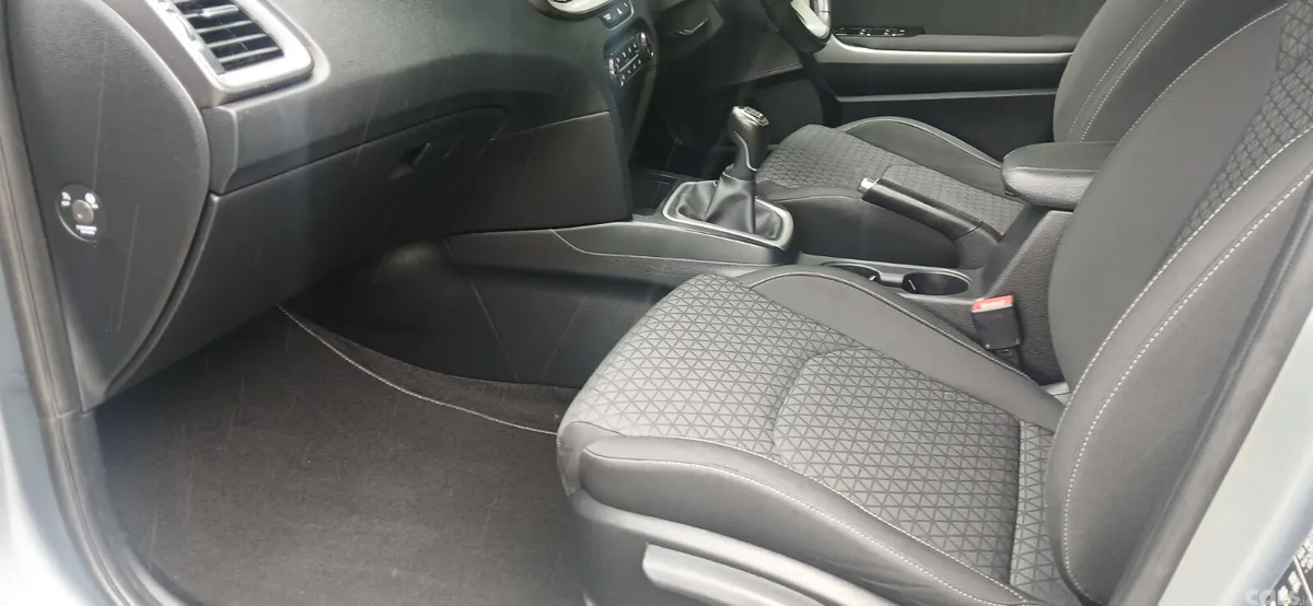 Kia Ceed Hatchback, Petrol, 2021, Grey
