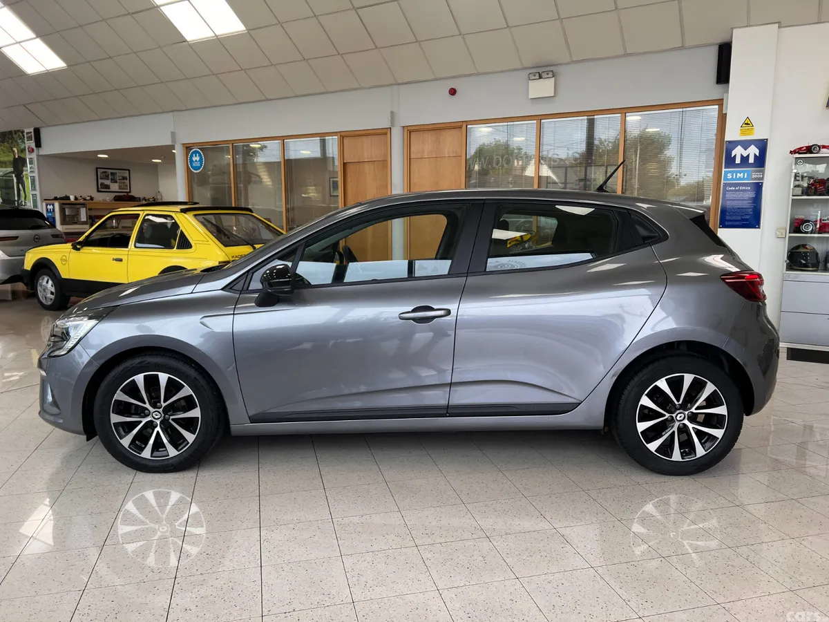 Renault Clio Hatchback, Petrol, 2023, Grey