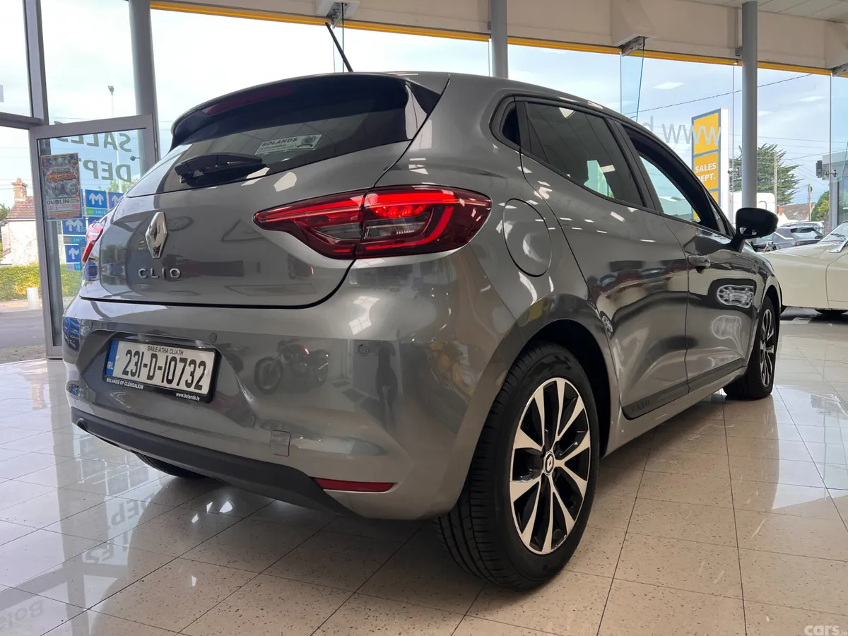 Renault Clio Hatchback, Petrol, 2023, Grey